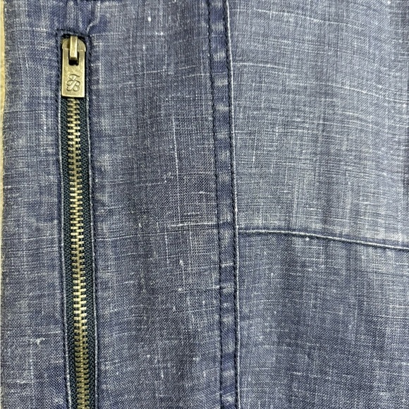 Tommy Bahama Blue Washed Linen Cargo Cropped Pants. Front, Back Pockets, Zipper - Picture 2 of 11